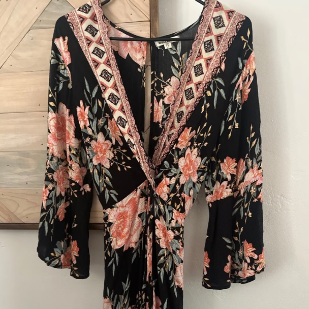 Billabong black floral dress beach coverup